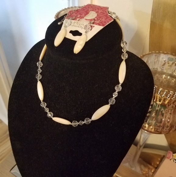 Charming Charlie Necklace & Earring Set. - Picture 3 of 6